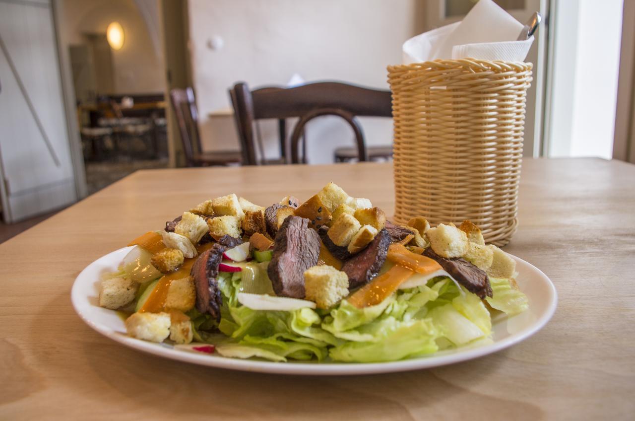 Hotel Kocour Třebíč 外观 照片